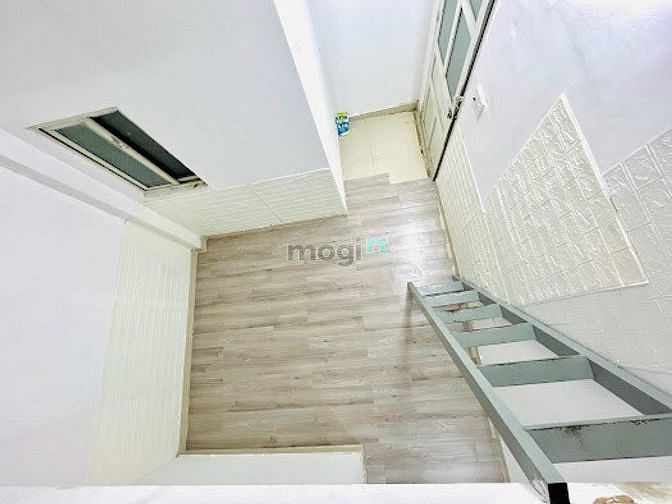 Hình ảnh CHDV đầy đủ nội thất, kệ bếp, có gác, ban công, thang máy