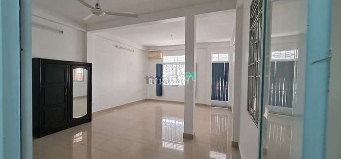 Hình ảnh Cho thuê nhà mặt tiền đường Tản Viên, P.2, Q.Tân Bình