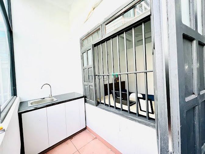 Hình ảnh Phòng cho thuê giá rẻ, đầy đủ nội thất, cửa sổ, ban công