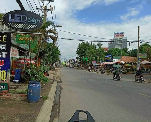 Hình ảnh Bán Lô Đất 582m2 Mặt Tiền Đường Hoàng Hữu Nam Gần Bến Xe Miền Đông