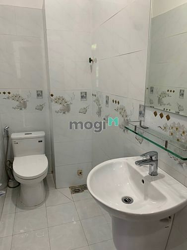 Hình ảnh Cho thuê Biệt Thự Dương Quảng Hàm P6 3 Lầu ( Hình Thật 100%)