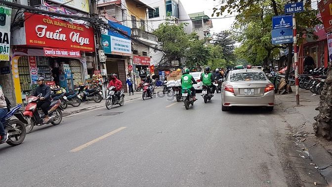 Hình ảnh Cho thuê nhà 5 tầng mặt phố Đại La, DT 365m , MT 4m.