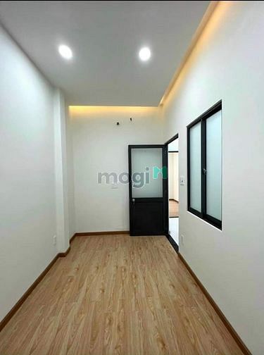 Hình ảnh Nhà bán gấp 57,5 m² quận Tân Bình, HXH, gần chợ