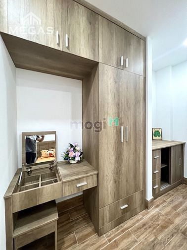 Hình ảnh Cho Thuê Phòng có ban công lớn bếp riêng ngay Trần Bình Trọng BT