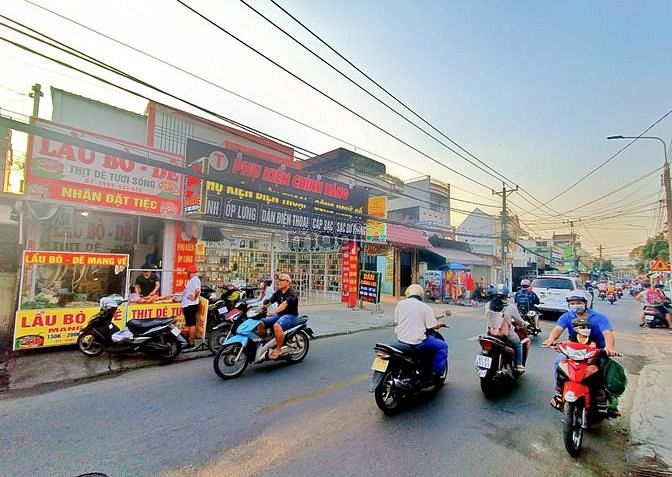 Hình ảnh Bán nhà mặt tiền đường lý văn sâm tam hiệp Biên Hòa gần 1000m2