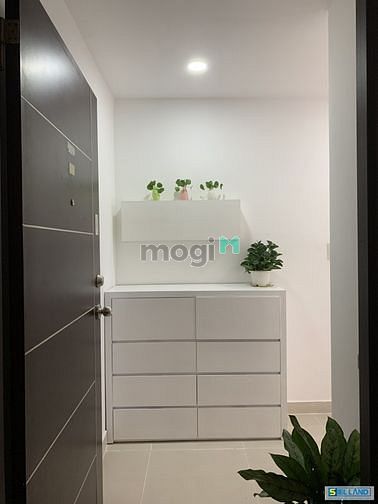 Hình ảnh Cần Cho Thuê Căn Góc Nhà Mới Decor Lầu Thấp 2PN Tại SKY GARDEN 3