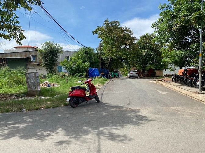 Hình ảnh CẦN VỐN - BÁN GẤP ĐẤT GÓC 2 MẶT TIỀN (10,5x21) đường trục QL13 Thủ Đức