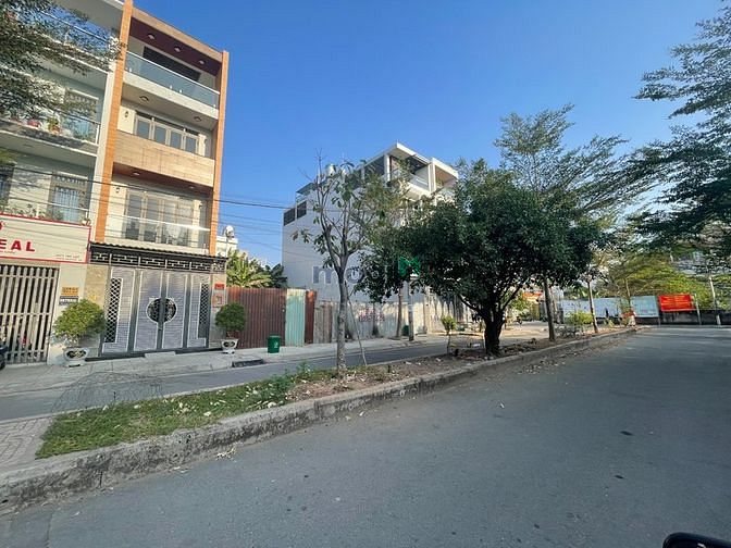 Hình ảnh Bán gấp lô đất hẻm 10m lê văn quới, dt: 4m x 23m, giá: 6,3 tỷ.