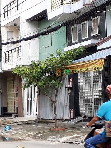 Hình ảnh Bán đất nền chính chủ đường 10m khu Bình Phú DT(4x18) Q6