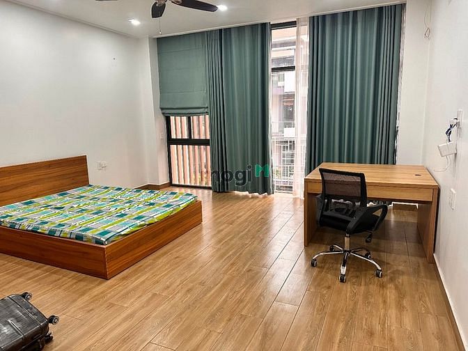 Hình ảnh Chdv 70m2 full nội thất 1 pn 1wc có hầm để xe có thang máy