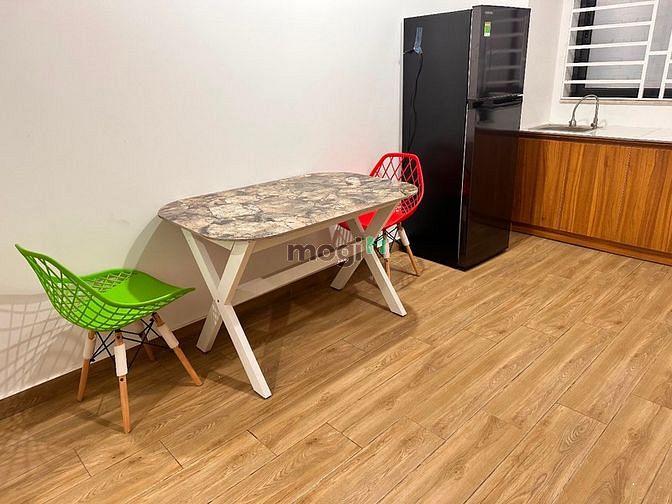 Hình ảnh Chdv 70m2 full nội thất 1 pn 1wc có hầm để xe có thang máy