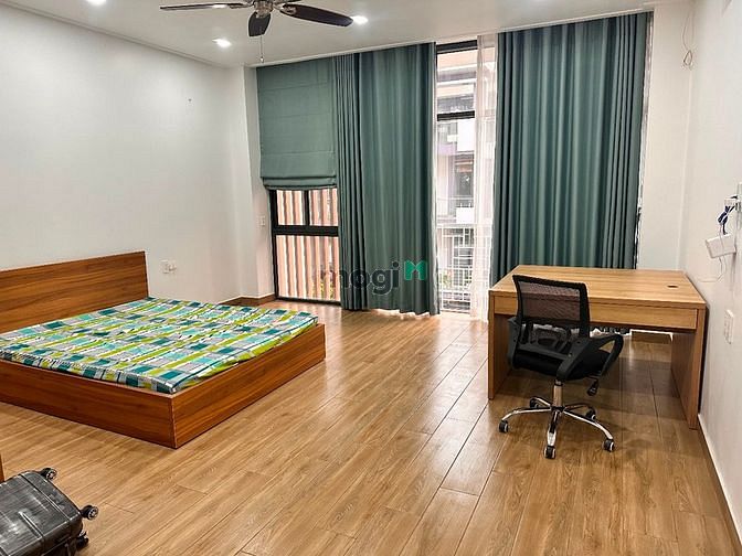 Hình ảnh Chdv 70m2 full nội thất 1 pn 1wc có hầm để xe có thang máy