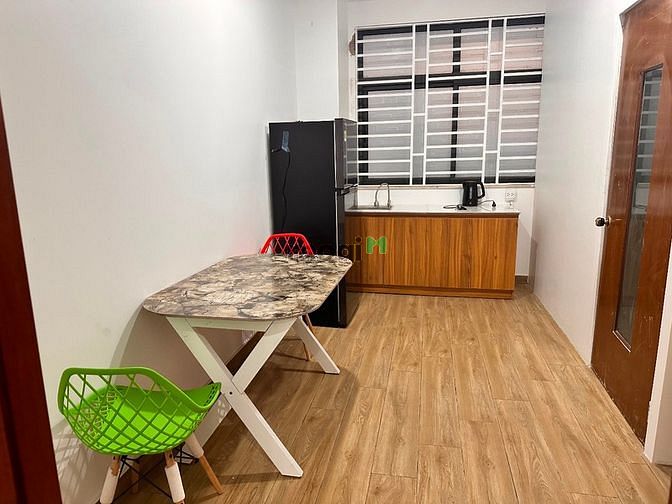 Hình ảnh Chdv 70m2 full nội thất 1 pn 1wc có hầm để xe có thang máy