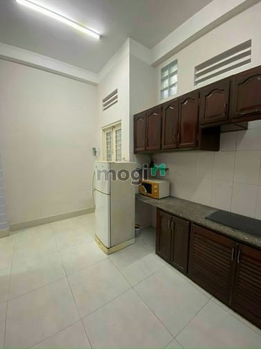 Hình ảnh Nhà mặt tiền dg le thi chợ ngay chung cu lasaca. Siêu thi