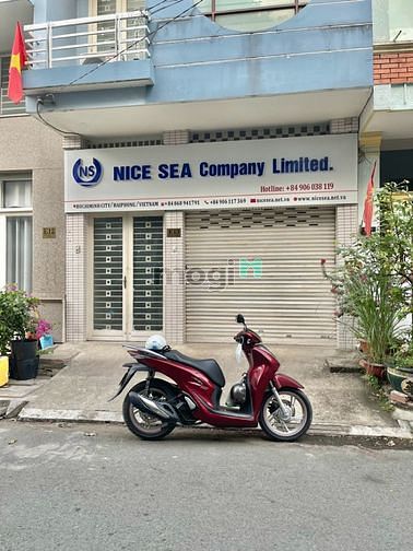 Hình ảnh Nhà mặt tiền dg le thi chợ ngay chung cu lasaca. Siêu thi