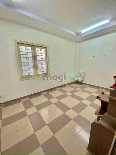 Hình ảnh Nhà mặt tiền dg le thi chợ ngay chung cu lasaca. Siêu thi