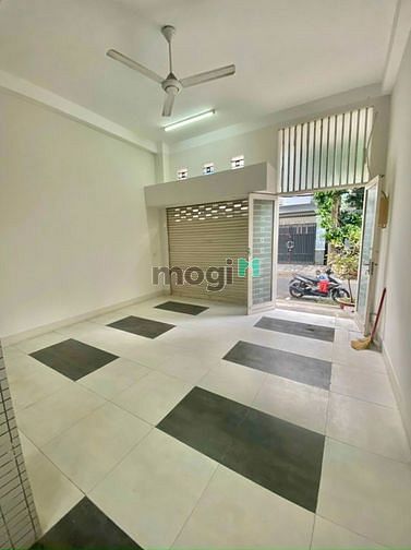 Hình ảnh Nhà mặt tiền dg le thi chợ ngay chung cu lasaca. Siêu thi