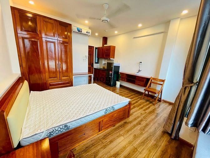 Hình ảnh Nhà Mới - Balcon mặt tiền- Thang máy hầm xe- Gần chợ Hoà Hưng
