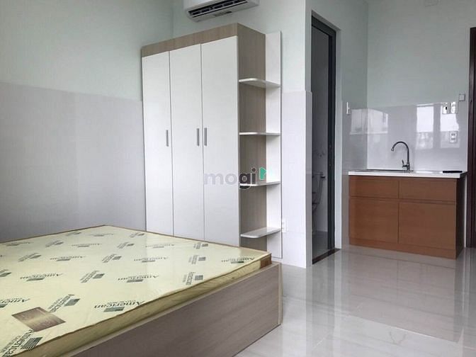 Hình ảnh Phòng ban công full nội thất ngay Quang Trung.