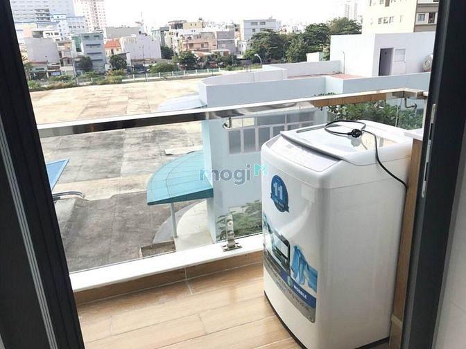 Hình ảnh Phòng ban công full nội thất ngay Quang Trung.