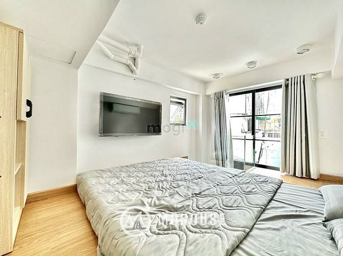 Hình ảnh Ngay võ văn tần_ Công viên tao đàn_Nhà mới ban công cửa sổ_full