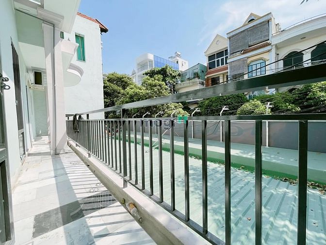 Hình ảnh BAN CÔNG + Nội Thất _ Mới xây Gần ngã Tư Bình Thái _ MIỄN PHÍ giữ xe
