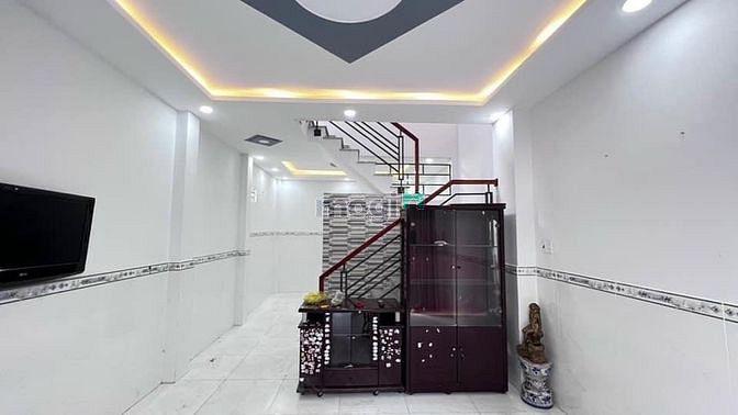 Hình ảnh Sát CV Làng Hoa 34m2 2PN 2WC Chỉ nhỉnh 2 tỷ