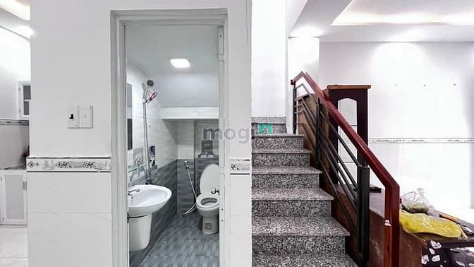 Hình ảnh Sát CV Làng Hoa 34m2 2PN 2WC Chỉ nhỉnh 2 tỷ