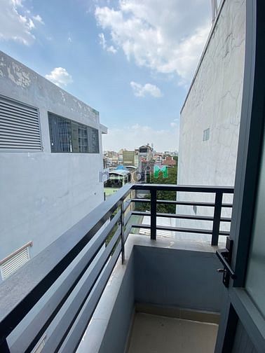 Hình ảnh Mb6623 nạp rút nhanh chóng dịch vụ ngay gần Lotte Mart Cộng Hòa có thang máy và ban công