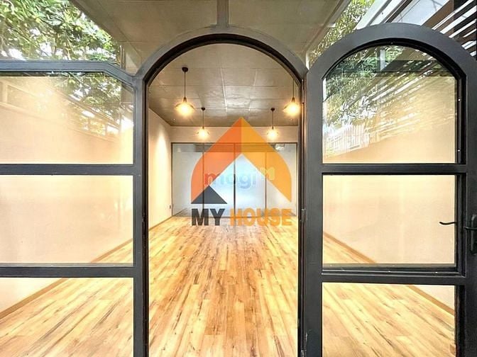 Hình ảnh @ Mặt bằng VIP THẢO ĐIỀN  đúng nhận sai cãi giùm em đẹp quá trời rồi
