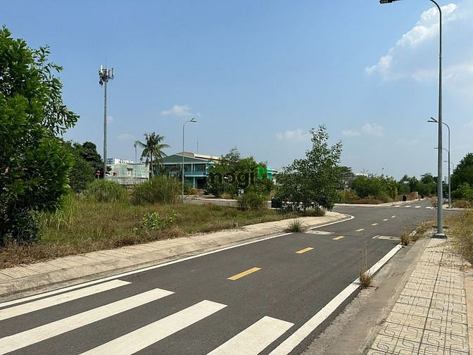 Hình ảnh Chỉ 1,6 tỷ mua ngay lô đất - TT Q. Bình Tân, gần CC Akari, shr giá rẻ.