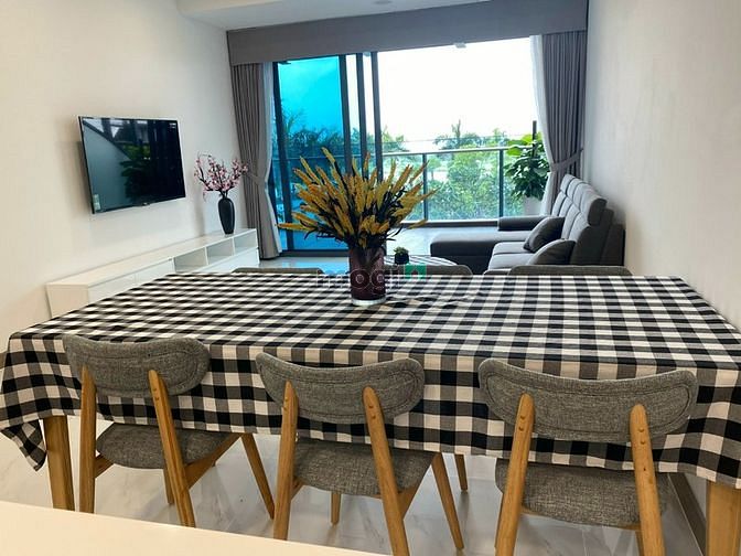 Hình ảnh Cho thuê 2PN độc đáo với sân vườn tại Sunwah Pearl