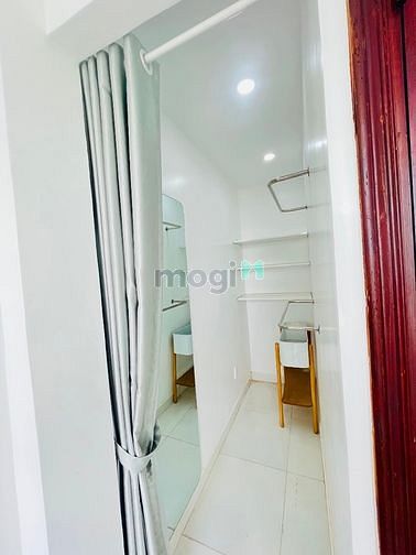 Hình ảnh Studio nhìn ra Hoa Lư quận 1 ban công gần đường tôn đức thắng