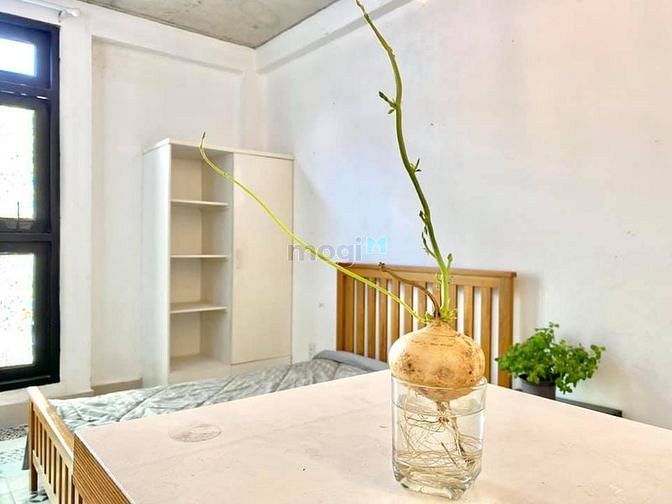 Hình ảnh CH Studio có balcon ngay gần trường UEF
