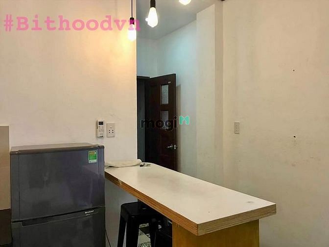 Hình ảnh CH Studio có balcon ngay gần trường UEF