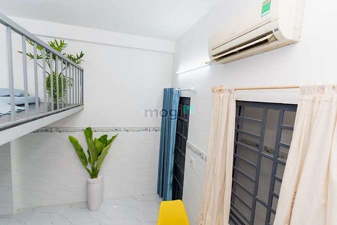 Hình ảnh Căn Duplex có bancol mới xây gần Etown Cộng hòa