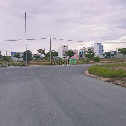 Hình ảnh Bán gấp lô đất đường Bưng Ông Thoàn, Phú Hữu Quận 9 Giá 2,1 tỷ. Sổ sẵn