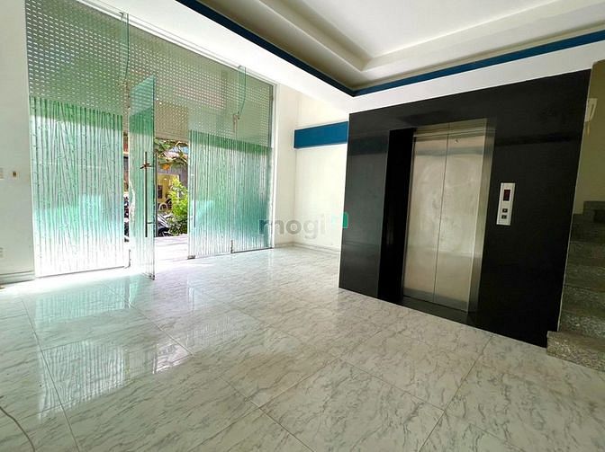 Hình ảnh Cho thuê nhà phố Mỹ Toàn mặt tiền đường Nguyễn Văn Linh, Quận 7