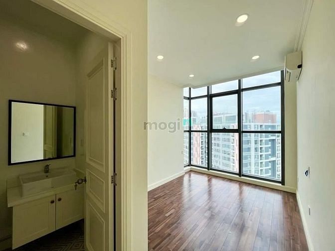 Hình ảnh Bán siêu phẩm Penthouse lớn D'Lusso. 5 phòng ngủ - 5 WC