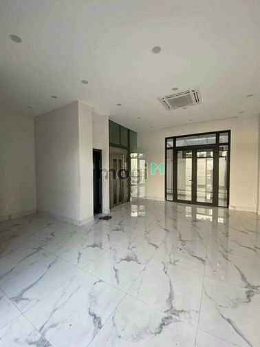 Hình ảnh Nhà phố hoàn thiện Vinhomes Quận chỉ 27 triệu