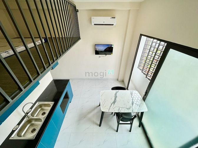 Hình ảnh Căn Hộ Dịch Vụ Công Viên Làng Hoa Có Ban Công Full Nội Thất New 100%