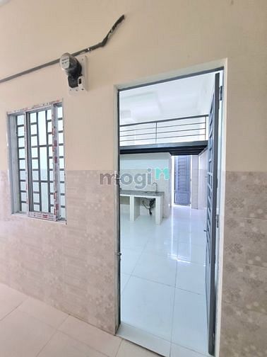 Hình ảnh Chdv mới khai trương có phòng máy lạnh gác bếp