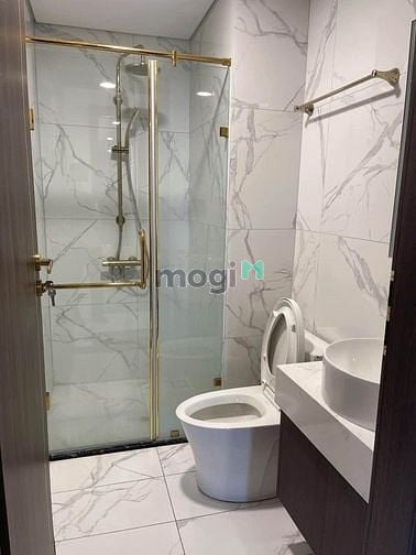 Hình ảnh Duplex La Astoria có 2 phòng ngủ, nội thất cơ bản.