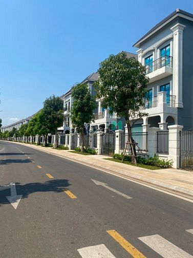 Hình ảnh HOT  Thuê biệt thự đơn lập Vinhomes Quận 9 chỉ 18 triệu/ tháng