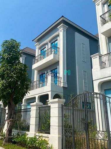 Hình ảnh HOT  Thuê biệt thự đơn lập Vinhomes Quận 9 chỉ 18 triệu/ tháng