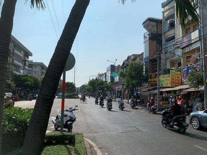 Hình ảnh Cho thuê nhà mặt tiền Phan Xích Long p2 Phú Nhuận .