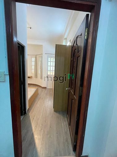 Hình ảnh Siêu phẩm Quận 1 nhà mới xây studio full nội thất ban công ngay chợ Tâ