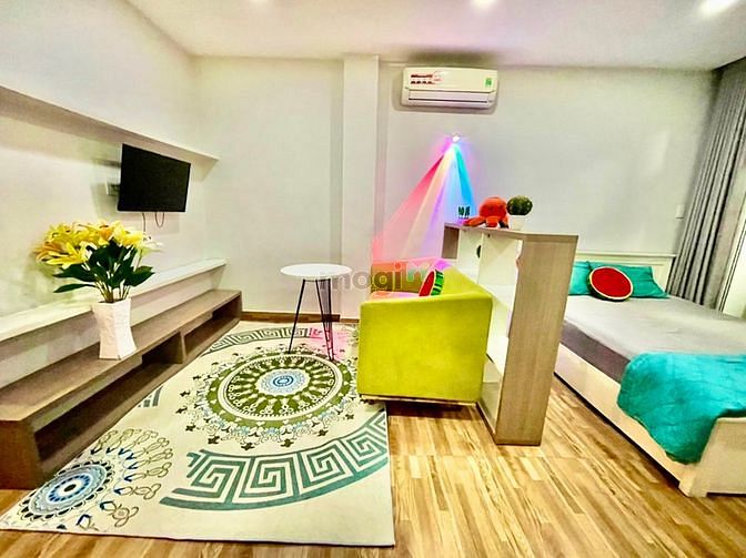 Hình ảnh Studio ban công - cửa sổ view sông Bến Vân Đồn Quận 4 gần cầu Calmette