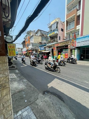 Hình ảnh Mặt Tiền Phan Văn Trị đoạn Sầm Uất ngay Lê Quang Định