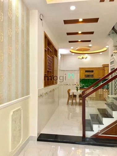 Hình ảnh Nhà mặt tiền CMT8, Q3, 3 tầng, 29m2, 7,7 Tỷ.